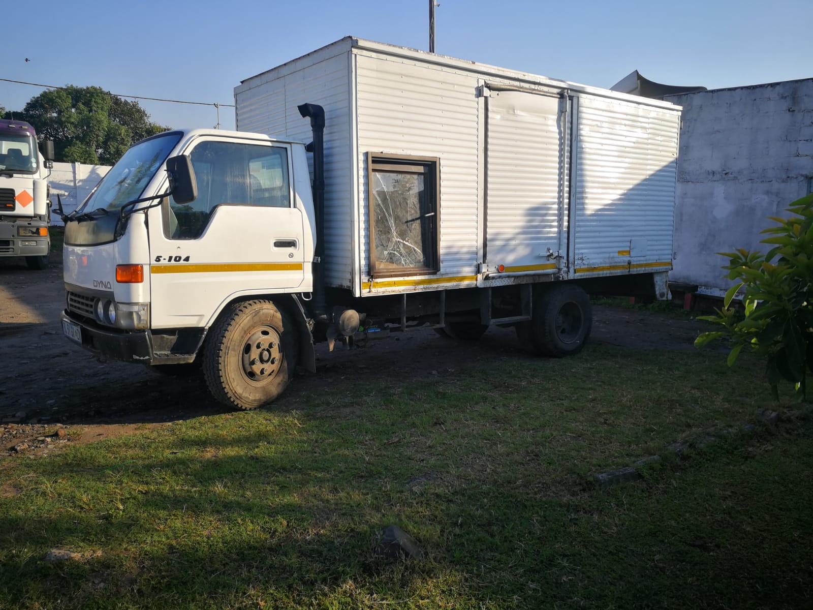 Munguni Logistics professional moving truck ready for removal services